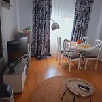 Casa La Bunicu - Curte Privata & Liniste بيت للعطل تيشيرغيول